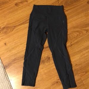 ALO cropped leggings.